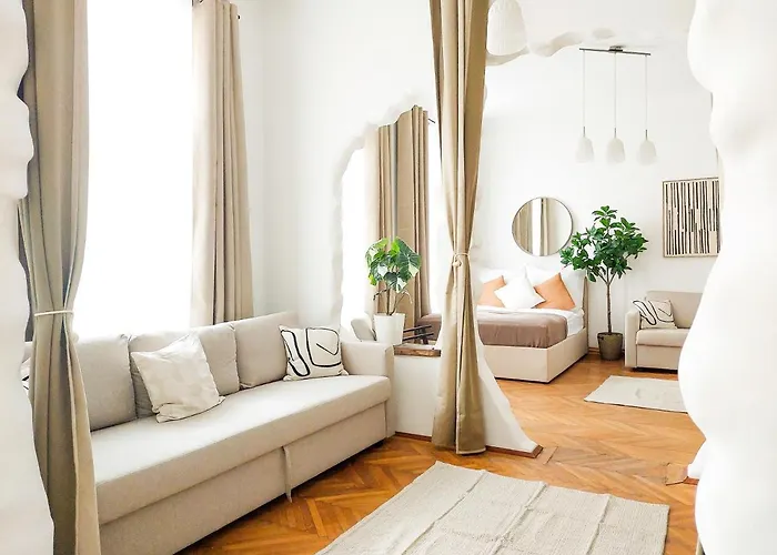 Hidden Garden - Spacious Modern - 1 Min To Shuttle Βιέννη