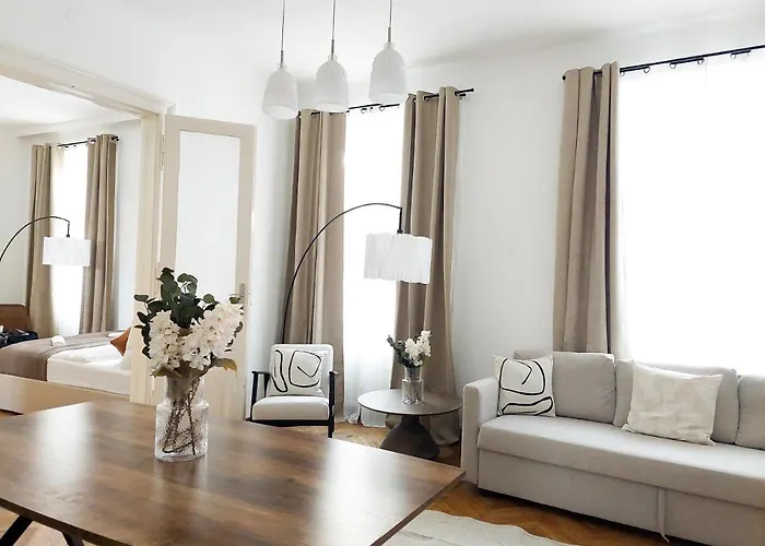 Hidden Garden - Spacious Modern - 1 Min To Shuttle Βιέννη