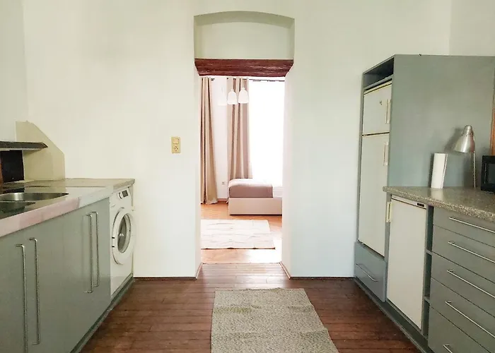 Hidden Garden - Spacious Modern - 1 Min To Shuttle Διαμέρισμα *