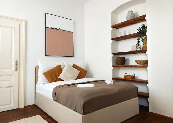 Hidden Garden - Spacious Modern - 1 Min To Shuttle Βιέννη