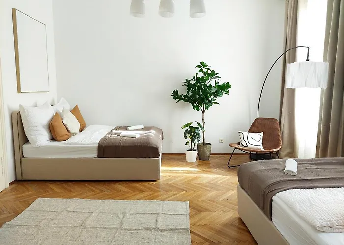 Hidden Garden - Spacious Modern - 1 Min To Shuttle Βιέννη