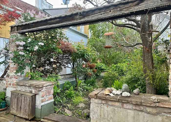 Hidden Garden - Spacious Modern - 1 Min To Shuttle Διαμέρισμα *