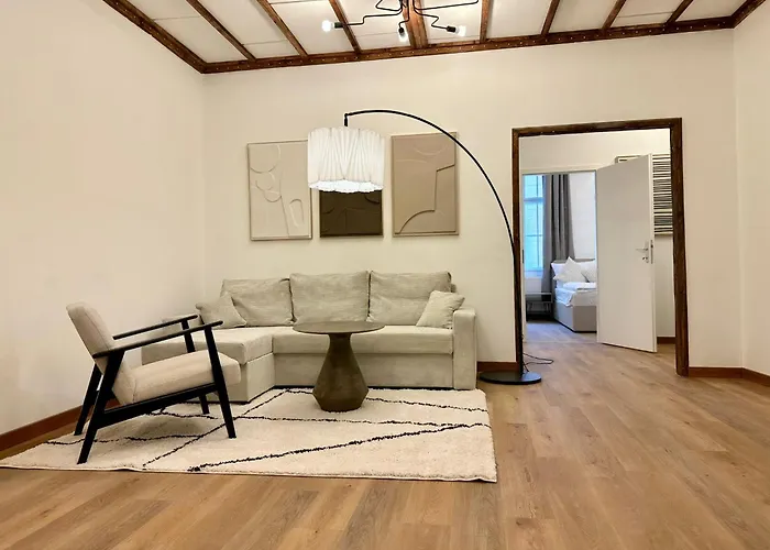 Διαμέρισμα Hidden Garden - Spacious Modern - 1 Min To Shuttle Βιέννη